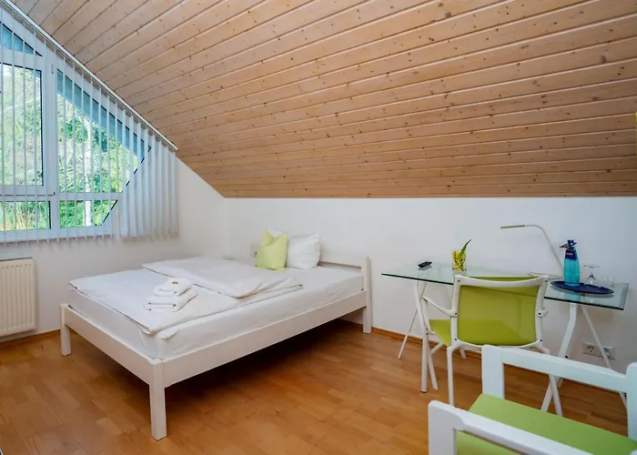 Gasthof Lindenbuck Hotel *